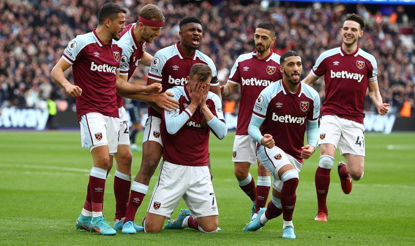 山西崇德荣海官方：新队徽投票重新开启，共有12个候选