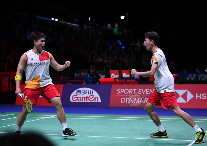 热闹的巷口 热闹的巷口