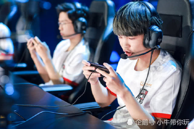 利媒体中被 利媒体中被